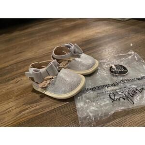 NEW Monkey Feet Infant Girls Silver Glitter Holiday Bow Shoes Sz 3-6m